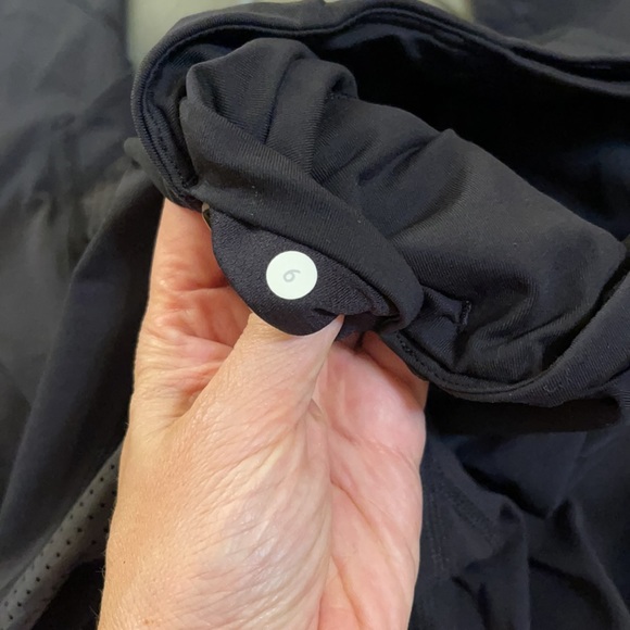 EUC Lululemon Crops - Picture 3 of 7